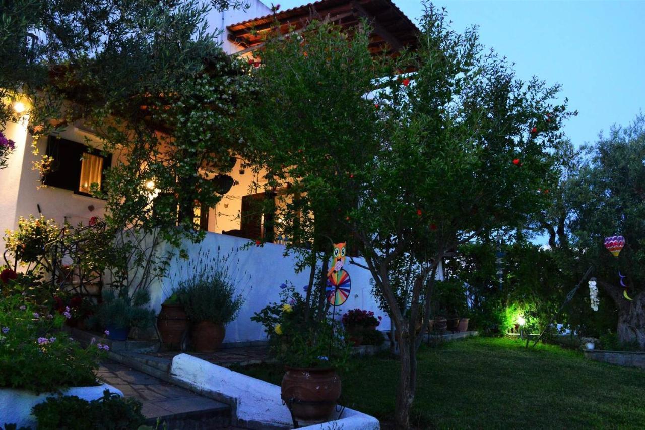 Villa Sonia'S House With Garden à Gerakini Extérieur photo